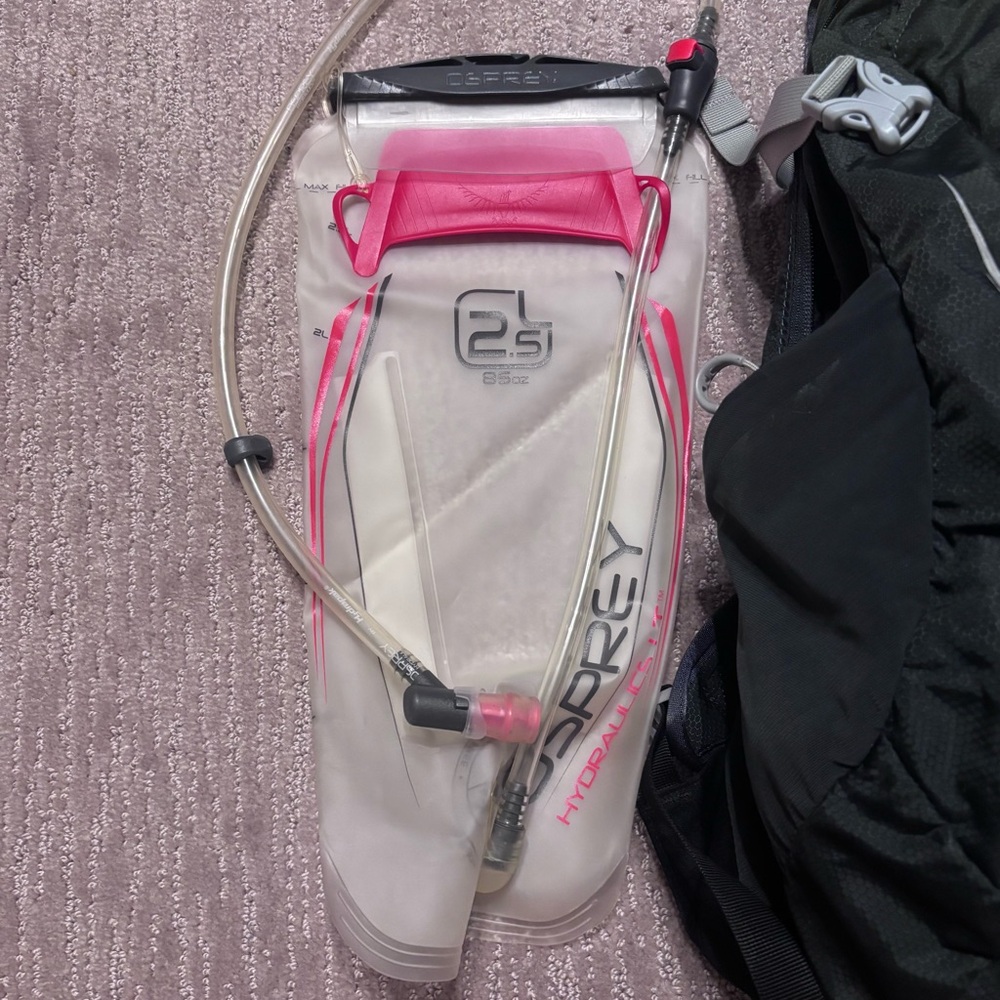 Osprey Syncro 15 Hydration Backpack Pack Gray Air… - image 2